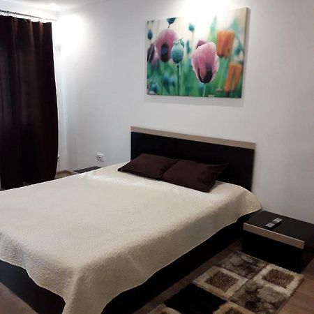 Adrya Apartamento Orşova Exterior foto